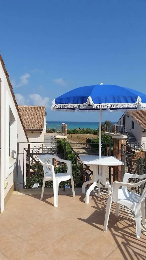 Villa Mansarda Camelie Via Dei Normanni, 45 Campofelice Di Roccella