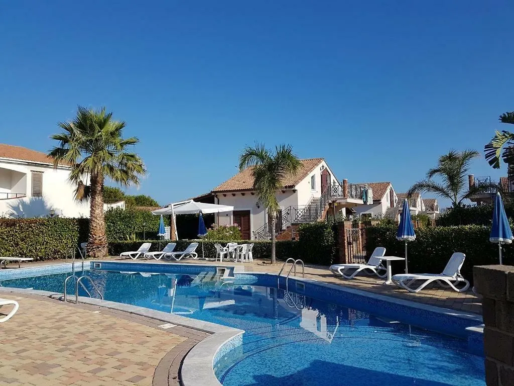 Сasa de vacaciones Villa Mansarda Camelie Via Dei Normanni, 45 Campofelice Di Roccella